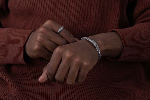 Top des bracelets en argent pour homme : soyez unique